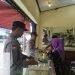 Sambangi Pasar Tradisional, Patroli Polsek Cikande Ingatakan Masyarakat Waspada Aksi Tindak Kejahatan