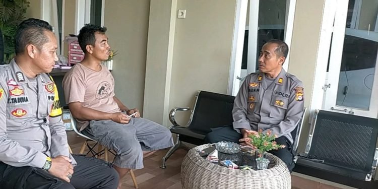 Kapolsek Cileles Polres Lebak Laksanakan Giat Sambang Kepada warga masyarakat