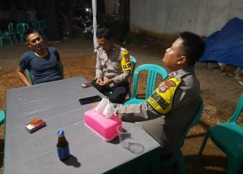 Lakukan Komunikasi aktif, Personil Polsek Cibeber sambangi masyarakat lingkungan Sambirangon Cibeber