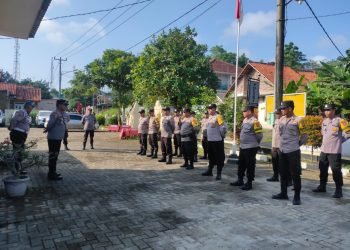 Awali Tugas Dengan Semangat Dan Disiplin Tinggi, Kapolsek Mancak Polres Cilegon Polda Banten Pimpin Apel Pagi
