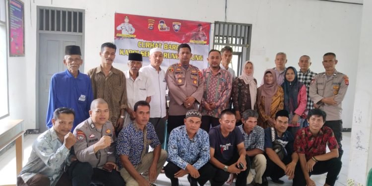 Menjelang Bulan Suci Ramadhan,Kegiatan Jum’at Curhat Polsek Warunggunung Polres Lebak beserta Personil  Polsek Warunggunung   menampung Keluhan, Warga masyarakat