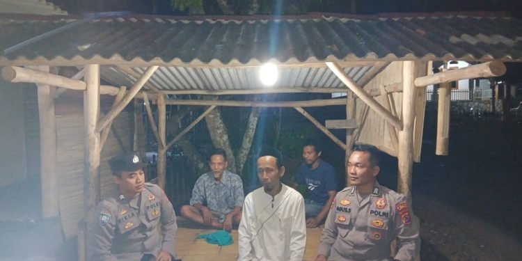Berikan Rasa Aman Polsek Rangkasbitung Polres Lebak Laksanakan Giat Ronda Siskamling Bersama Warga Masyarakat