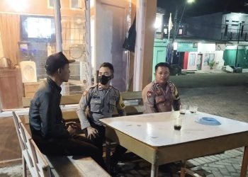 Personil Bhabinkamtibmas Sambangi dan silaturahmi petugas Jaga Malam