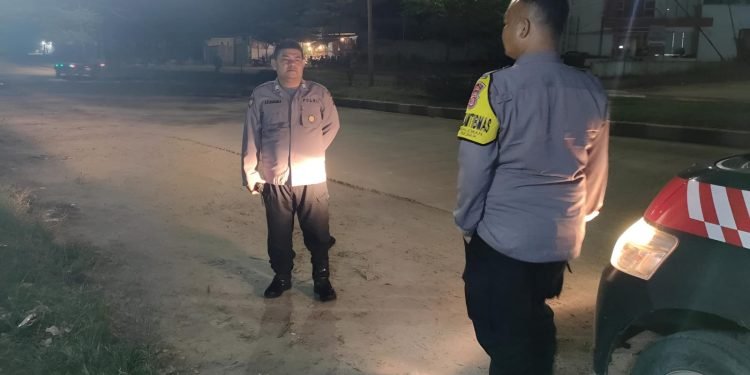 Antisipasi Tawuran pemuda & Kriminalitas jalanan!!! Polsek Cibeber Polres Cilegon Polda Banten lakukan KRYD malam hari