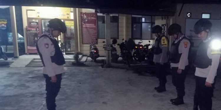 Mengantisipasi Gangguan Keamanan, Pawas Polsek Petir Polres Serang Gelar Sispam MakoMengantisipasi Gangguan Keamanan, Pawas Polsek Petir Polres Serang Gelar Sispam Mako