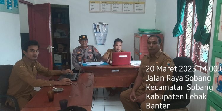 Kapolsek Sobang Polres Lebak  Laksanakan Giat Program Quick Wins Prevsisi, Sambang Silaturahmi Berkujung Mendatangi Kantor Desa Majasari  Kec.Sobang Kab .lebak