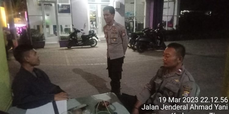 Anggota Polsek Cibadak Polres Lebak Laksanakan Giat Patroli dan Sambang Ke Pemukiman Warga