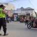Cegah kecelakaan & kemacetan Lalulintas, personil Polsek Cibeber  Polres Cilegon Polda Banten berikan Pelayanan  Pengaturan Pagi dan Sore hari