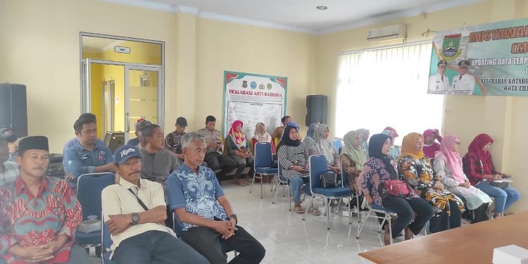 Personil Bhabinkamtibmas hadir Rapat Musyawarah Data Terpadu Kesejahteraan Sosial(DTKS)