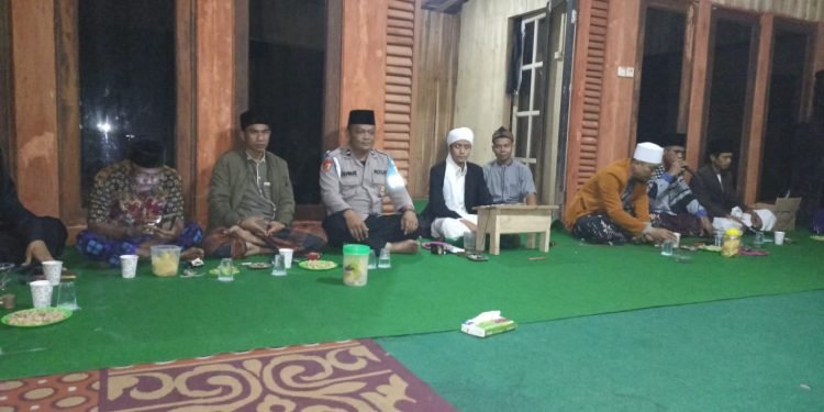 Jelang Bulan Suci Ramadhan Anggota Polsek Rangkasbitung Polres Lebak Giat Pengajian Bersama Tokoh Agama Desa Mekarsari