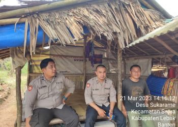 Antisipasi Tindak Kejahatan Polsek Sajira Melaksankan Patroli Dialogis dan Memberikan Himbauan Kambtibmas