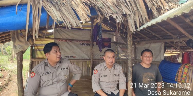 Antisipasi Tindak Kejahatan Polsek Sajira Melaksankan Patroli Dialogis dan Memberikan Himbauan Kambtibmas