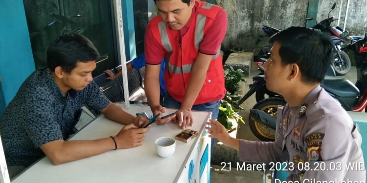 Ini yang di sampaikan Bhabinkamtibmas Polsek Malingping Polres Lebak saat temui warga Desa Binaannya
