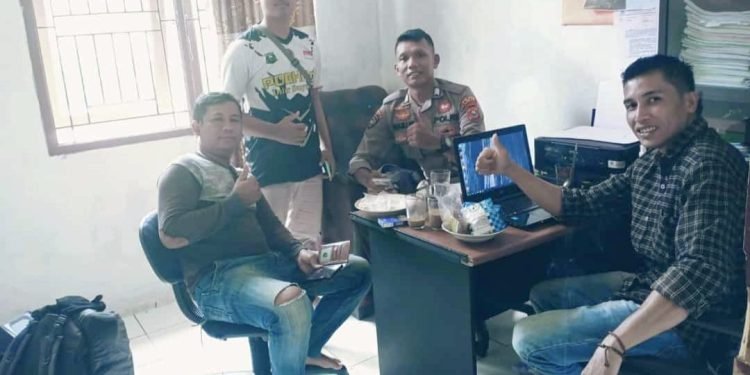 Bhabinkamtibmas Polsek Sobang Polres Lebak Sambangi Kantor Desa di Desa Binaan