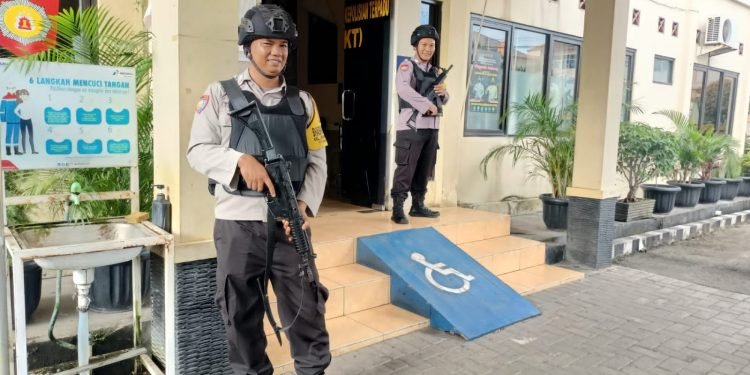 Dengan  Melaksanakan Sispam Mako,cegah aksi teror