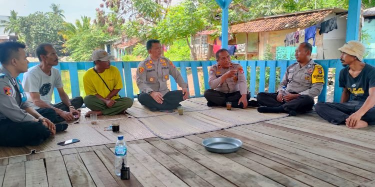 Menjaga Harkamtibmas, Personel Polsek Anyar Polres Cilegon Polda Banten Laksanakan Program Kapolda Banten Sambang dan Kunjungan,”Yuk Ngopi Wae”
