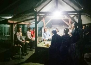 Sambangi Pos Ronda, Anggota Polsek Malingping Polres Berikan Pesan Kamtibmas