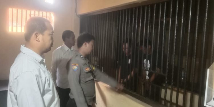 Cek Kondisi Tahanan,Personel Polsek Ciwandan Polres Cilegon Polda Banten Kontrol Tahanan Secara Rutin
