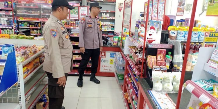 Ciptakan Situasi Kamtibmas Yang Kondusif Anggota Polsek Rangkasbitung Polres Lebak Beri Penyuluhan Kamtibmas