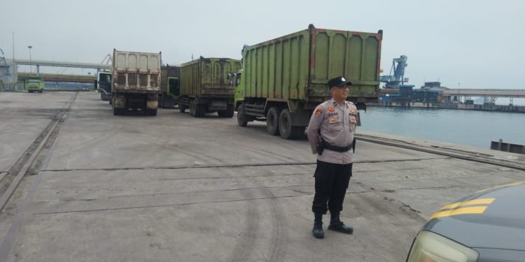 Pastikan Keamanan Polsek Kskp Banten Polres Cilegon Laksanakan Patroli Jalur Kawasan Pelabuhan