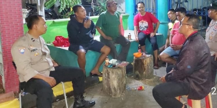 jalin kemitraan dan ngobrol santai bersama warga selepas tarawih