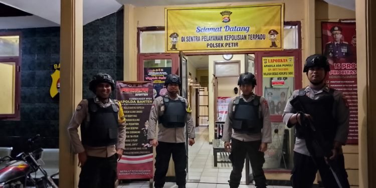 Mengantisipasi Gangguan Keamanan, Pawas Polsek Petir Polres Serang Gelar Sispam Mako
