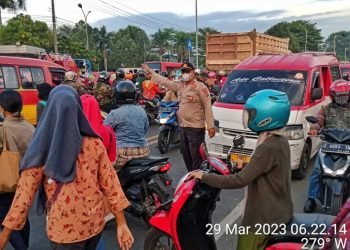 Strong Point Pagi, Personel Subsektor Kibin Polsek Cikande Lakukan Gatur di depan PT. Nikomas Gemilang