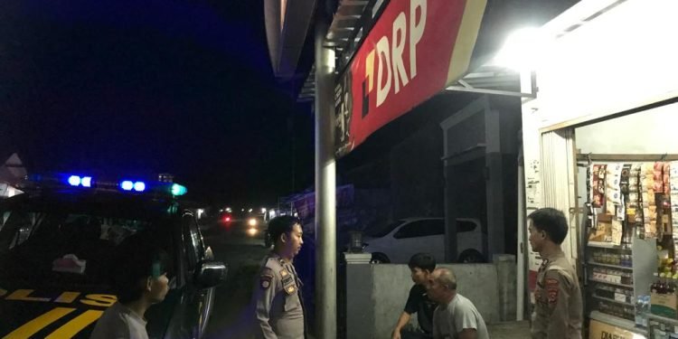 Antisipasi gangguan Kamtibmas, Anggota Polsek Wanasalam Polres Lebak laksanakan giat patroli d jalan Raya Malingping-Binuangeun