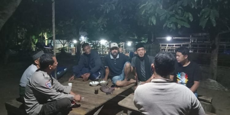 Kapolsek Cibadak Polres Lebak Bersama Anggota Laksanakan Program Kapolda Banten “Yuk Ngopi Wae”Bersama Warga Kaduagung