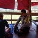 Kunjungi Warganya,Bhabinkamtibmas Polsek Ciwandan Polres Cilegon Polda Banten Ngobrol Santai Dengan Warga