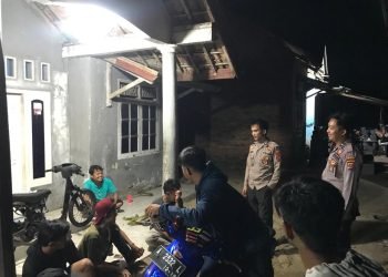 Patroli Dialogis Malam Polsek Wanasalam Polres Lebak Himbau Pemuda Tidak Perang Sarung Dan Balap Liar