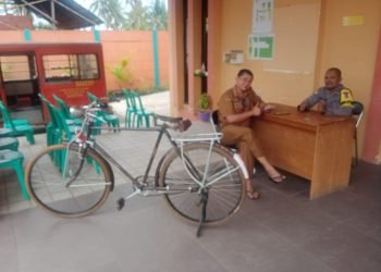 Bhabinkamtibmas Polsek Ciwandan Polres Cilegon Polda Banten Bersinergi Dengan Staff Kelurahan