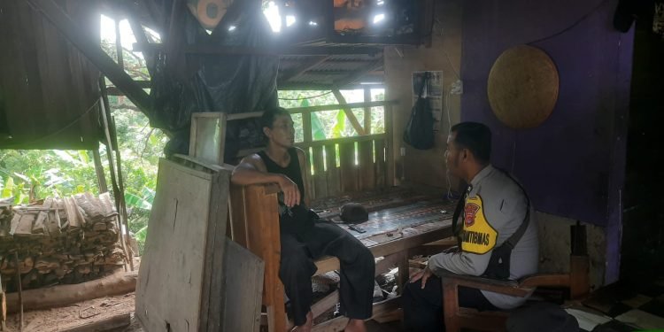 Silaturahmi ke Warga, Bhabinmas Polsek Muncang Polres Lebak, Sambang Ke Desa Cibareno