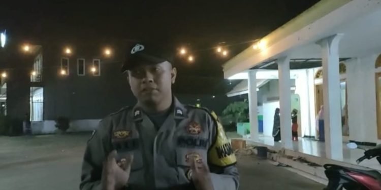 Pengamanan Shalat Tarawih Oleh Anggota Polsek Petir Polres Serang