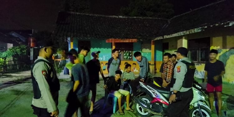 Blue Light Patrol Samapta Polsek Petir Polres Serang Melaksanakan Patroli Dialogis KRYD Menjaga Kenyamanan Bulan Suci Ramadhan