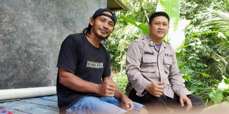 Dengan menjalin kemitraan dengan Warga Masyarakat. Bhabinkamtibmas Polsek Cimarga Polres Lebak Laksanakan Giat Silaturahmi