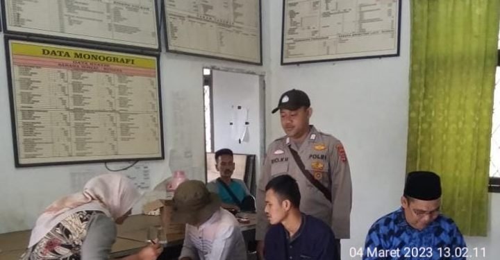 Anggota Polsek Cirinten Polres Lebak Laksanakan Giat Program Quick Wins Presisi Polri 2023