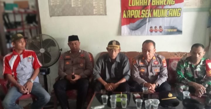 Tampung keluhan  Warga, Kapolsek Muncang Polres Lebak Gelar “JUM’AT CURHAT” di Kantor Desa Mekarwangi