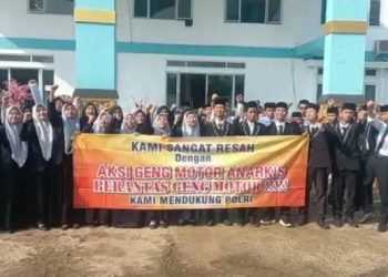 Dukungan Santriwan – Santriwati Ponpes  Shohibul Muslimin Tunjung Teja Kepada Polsek Petir Polres Serang Dalam Berantas Geng Motor