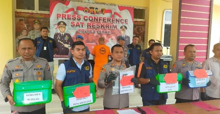Diduga Korupsi Pelepasan Tanah Desa, Mantan Kades Tambak Baya diamankan Sat Reskrim Polres Lebak
