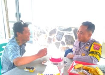 Hampiri warganya !!! Bhabinkamtibmas laksanakan silaturahmi kamtibmas