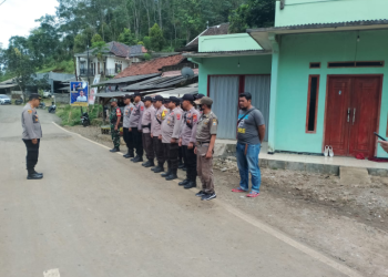 Kapolsek Banjarsari Perintahkan Anggotanya Untuk Melaksanakan Pengamanan Unras Dari Aliansi Mahasiswa Cijaku