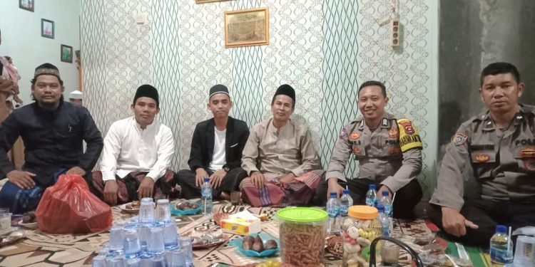 Bhabinkamtibmas Polsek Petir Polres Serang Hadiri Acara Milad Ke V Ponpes Khoirul Fatihin Desa Sindangsari