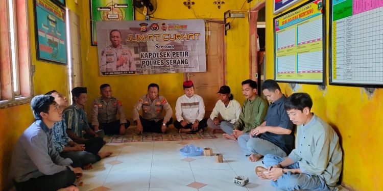 Serap Aspirasi Masyarakat Desa Bojong Menteng Oleh Kapolsek Petir Polres Serang Melalui Giat Jum’at Curhat Presisi