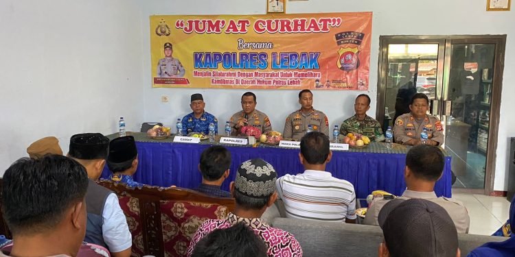 Jum’at Curhat, Kapolres Lebak Terima Keluh Kesah dari Apdesi dan Warga Masyarakat Kecamatan Warunggunung