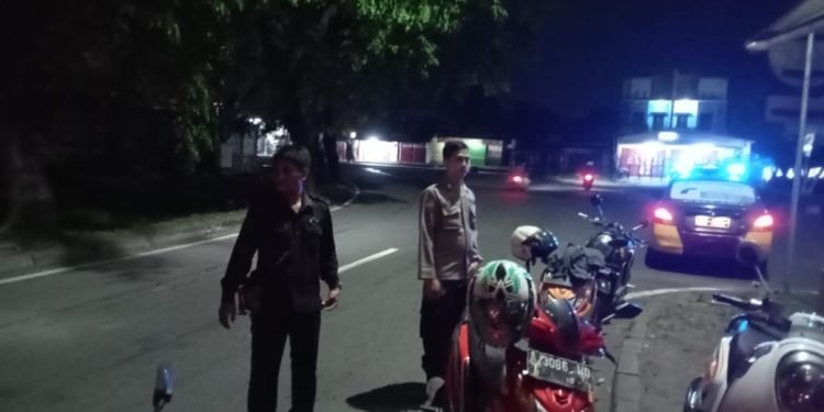 Ciptakan Situasi Aman Kondusif,Personil Polsek Ciwandan Polres Cilegon Polda Banten KRYD Patroli Malam .