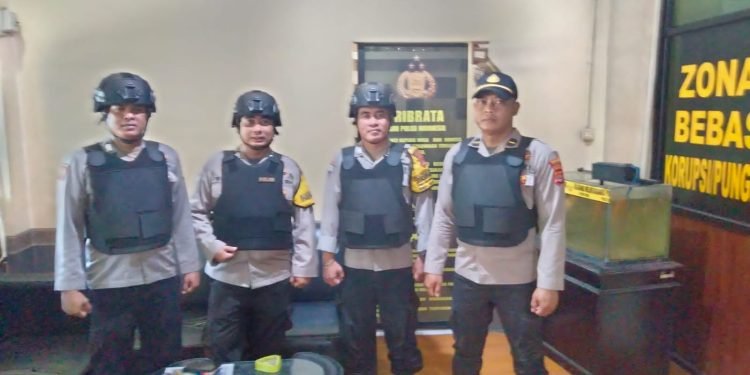 Pengamanan Markas !!! Polsek Puloampel Polres Cilegon Polda Banten implementasikan SOP dalam kesehariannya guna mendukung program Quick Wins Presisi Polri