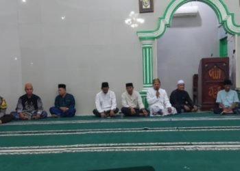 Bhabinkamtibmas Polsek Ciwandan Polres Cilegon Polda Banten Memakmurkan Masjid