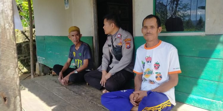 Sambang warga Desa Sindanglaya, Bhabinkamtibmas Polsek Sobang Polres Lebak Sambangi Berikan Himbauan Kamtibmas