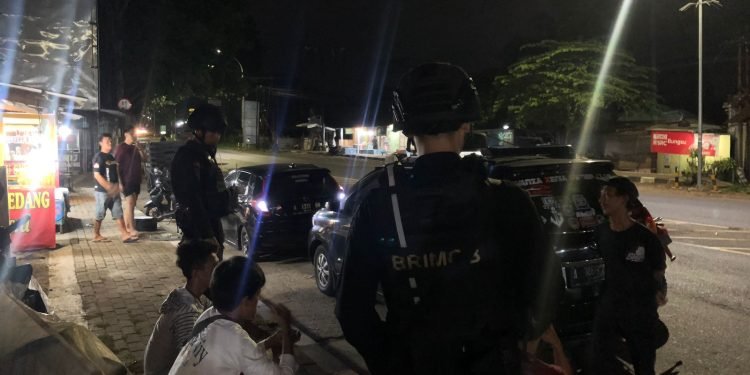 Ciptakan Situasi Kondusif, Satbrimob Polda Banten Terus Laksanakan Patroli Malam Selama Ramadhan